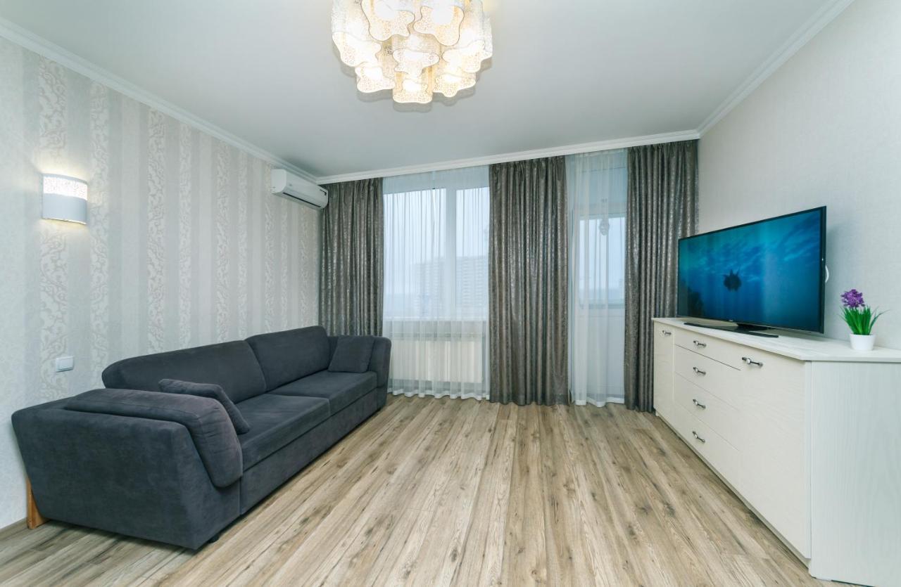 Лучшая Квартира В Броварах Brovary Exterior photo